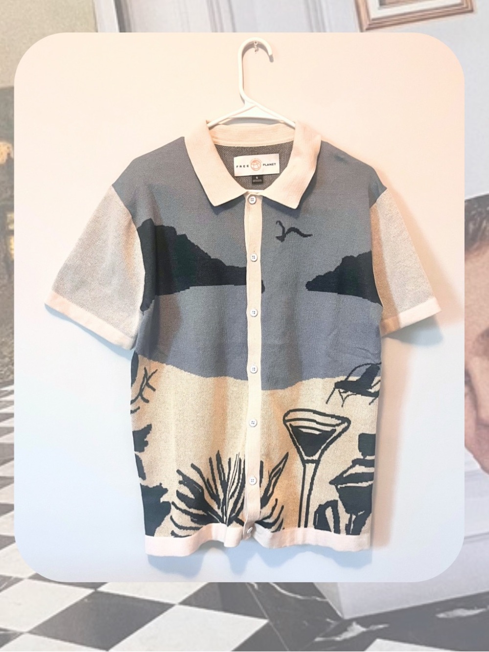 (women’s) 🎉Free Planet Beige & Blue Scenic Landscape Knit Button Up Polo